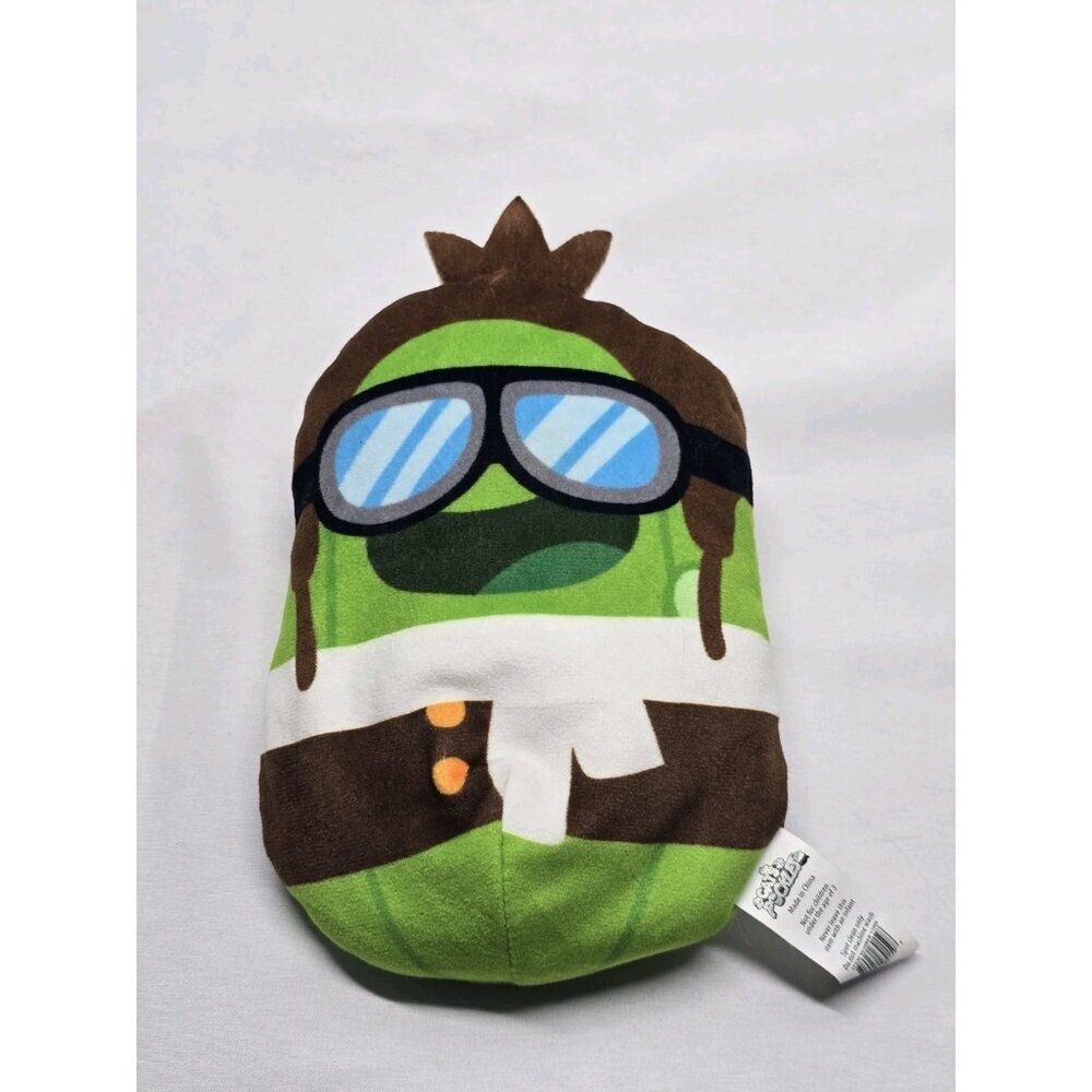 Cats Vs Pickles Gold Series Chonks #402 Amelia Flying Cuke